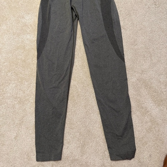 NVGTN Curve Defining Workout Leggings - Picture 4 of 4